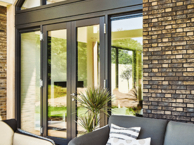 Tuintrends in beeld: van strakke lijnen tot natuurlijke beplanting