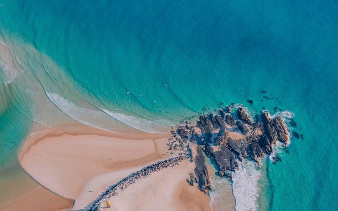 Strak, stoer en natuurlijk: De heren kapsels van 2024