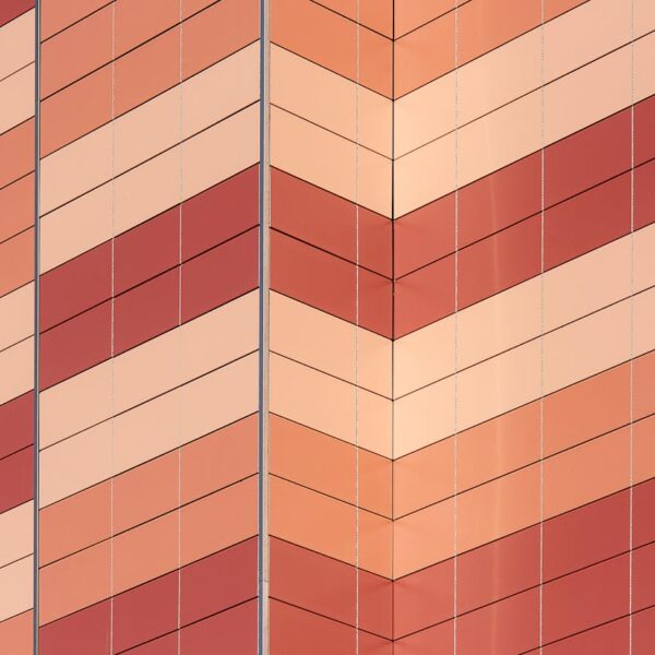 Zo geef je je muren ritme en rust met zeshoekig reliëf