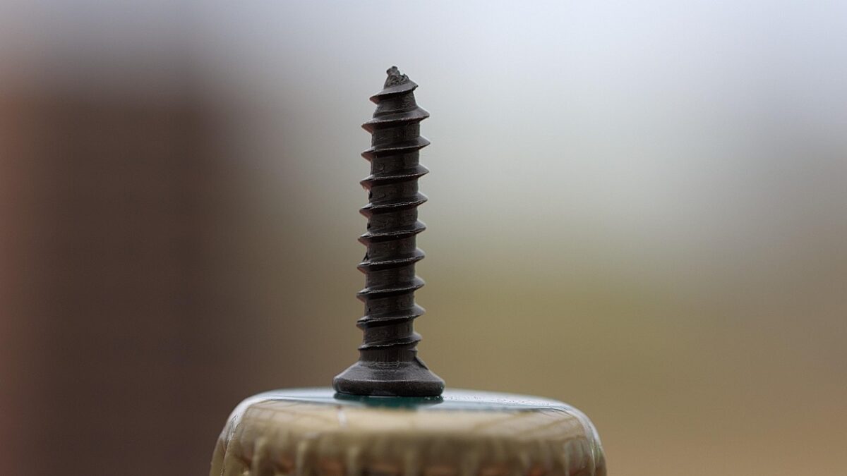 Welke schroef kies je bij hout of metaal? Praktische tips