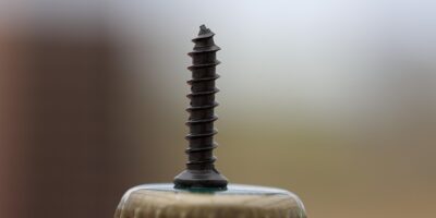 Welke schroef kies je bij hout of metaal? Praktische tips