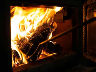 Een houtkachel als warm middelpunt in huis